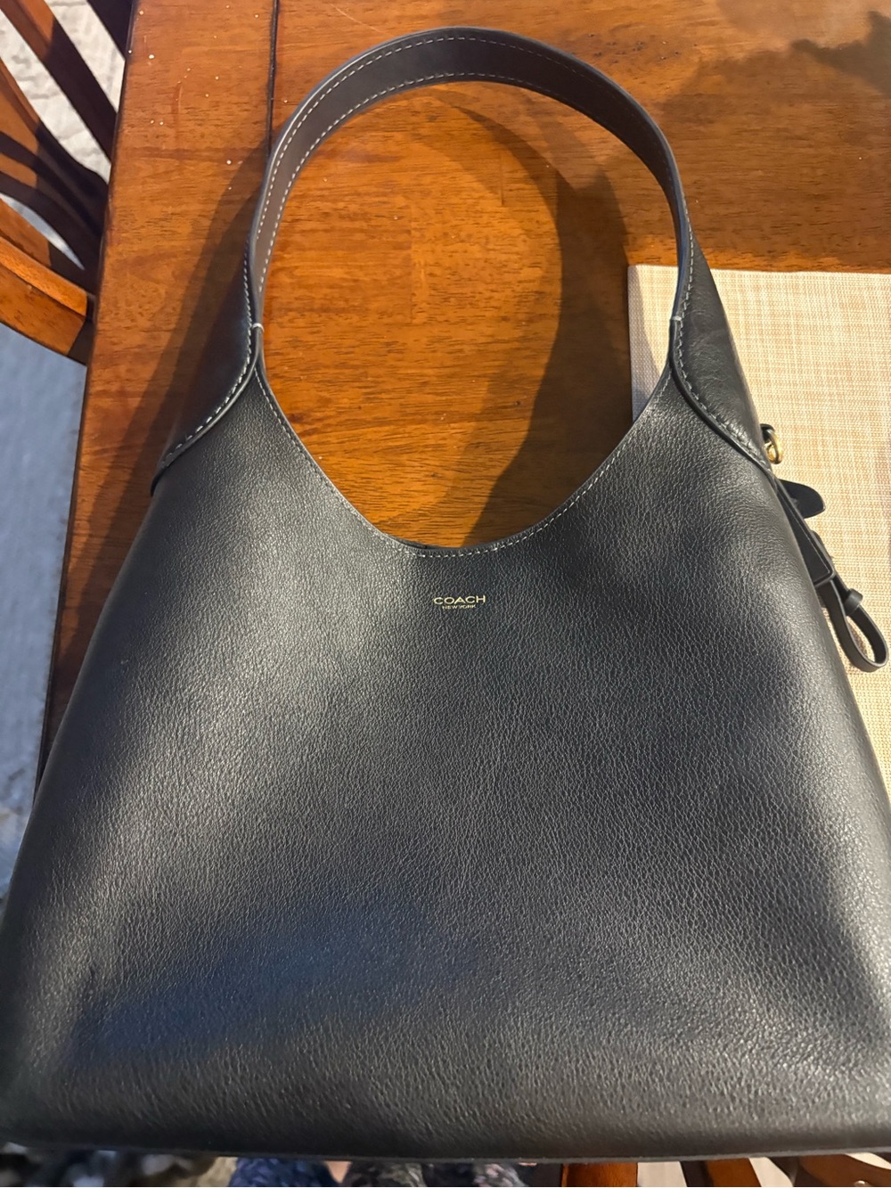 COACH Black Leather Shoulder Bag 28 with felt insert GREAT CONDITION
